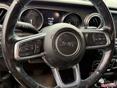 Used 2022 Jeep Wrangler Unlimited Rubicon 4xe w/ Cold Weather Group AWD/4WD image 11