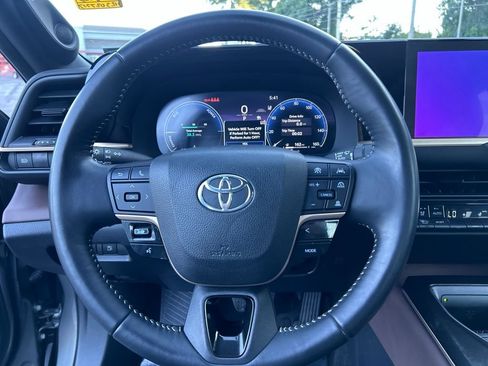 Certified 2024 Toyota Crown AWD/4WD image 14