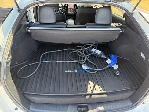 Used 2018 Toyota Prius Prime Premium FWD image 25