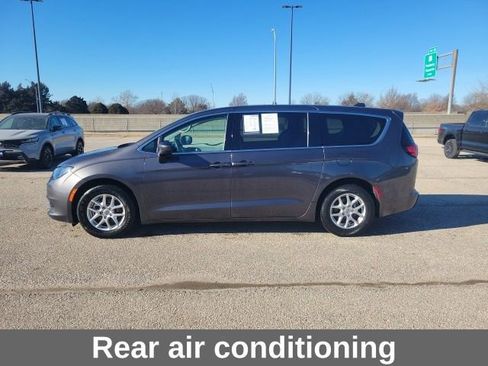 Used 2023 Chrysler Voyager LX image 3