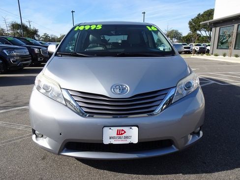 Used 2016 Toyota Sienna XLE image 9
