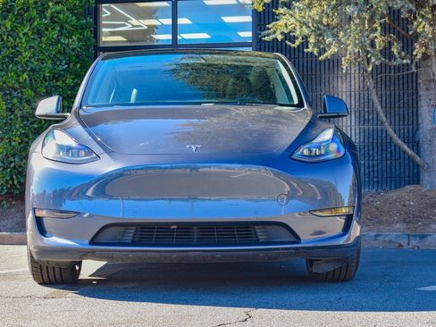 Used 2022 Tesla Model Y Performance image 2