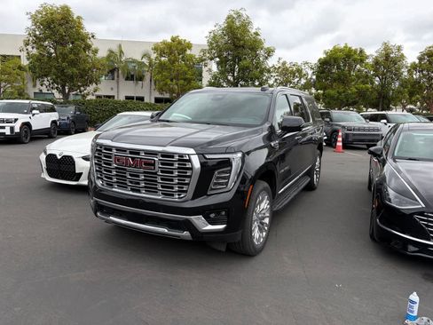 Used 2025 GMC Yukon XL Denali AWD/4WD image 1