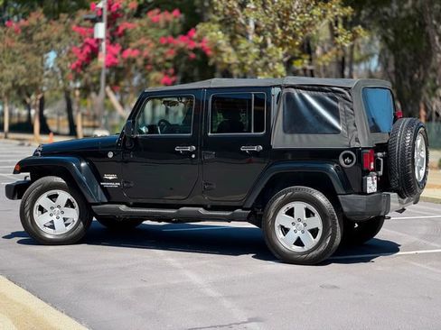 Used 2012 Jeep Wrangler Unlimited Sahara AWD/4WD image 15