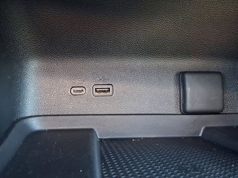 Certified 2024 Chevrolet Traverse RS image 25