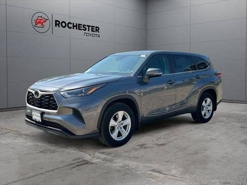 Used 2023 Toyota Highlander L FWD image 97
