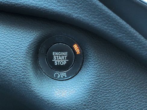 Used 2021 Jeep Cherokee Latitude Lux w/ Sun & Sound Group image 27