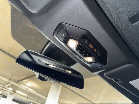 Used 2024 BMW 430i Convertible w/ Premium Package image 26