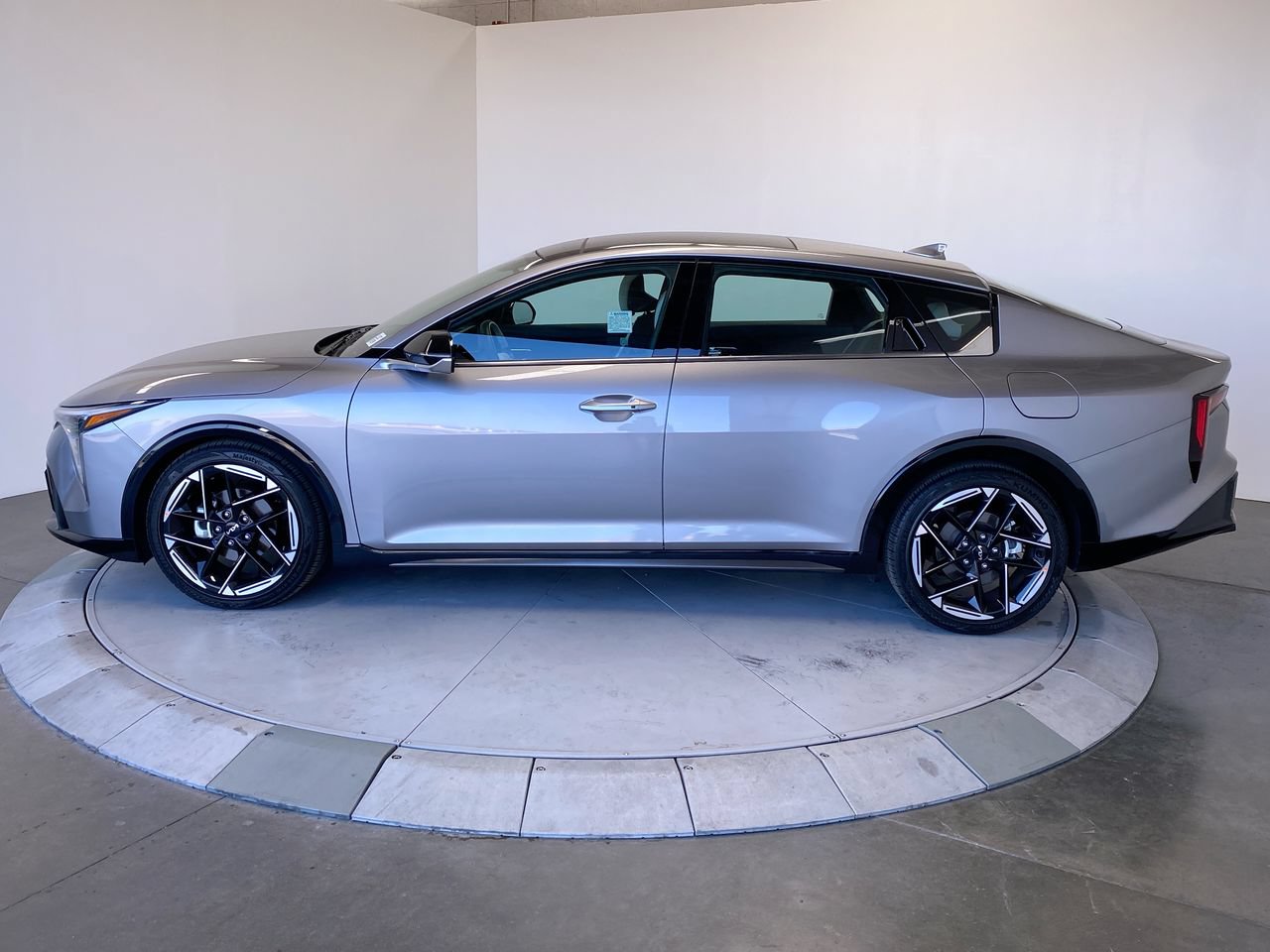 Certified 2026 Kia K4 EX w/ GT-Line Sunroof Package FWD image 2