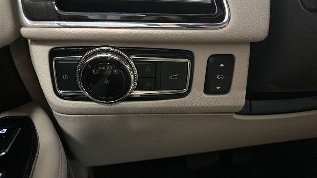 Used 2020 Lincoln Navigator L Reserve w/ Luxury Package AWD/4WD image 35