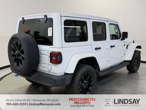 Used 2023 Jeep Wrangler Unlimited Sahara w/ Cold Weather Group AWD/4WD image 9
