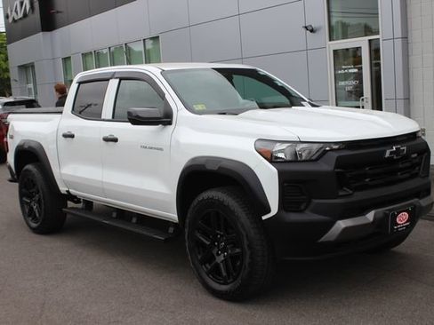 Used 2025 Chevrolet Colorado Trail Boss AWD/4WD image 1