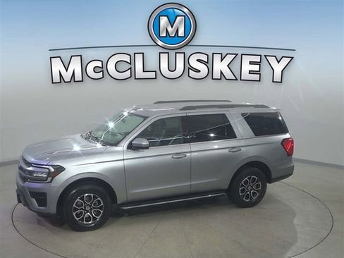 Used 2023 Ford Expedition XLT image 1