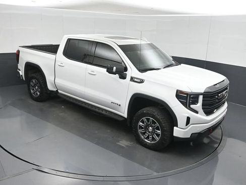 Used 2024 GMC Sierra 1500 AT4 w/ Technology Package AWD/4WD image 35