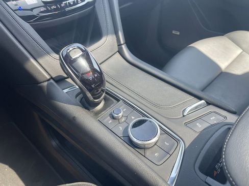 Certified 2025 Cadillac XT6 Premium Luxury image 33