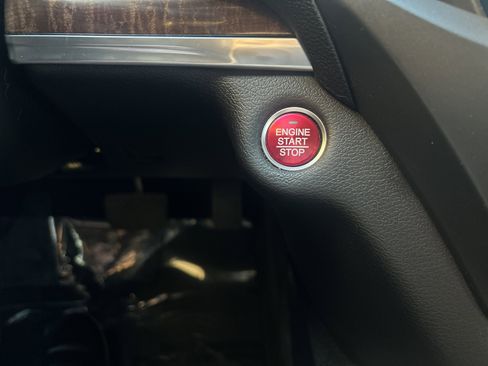 Used 2020 Acura MDX SH-AWD image 26