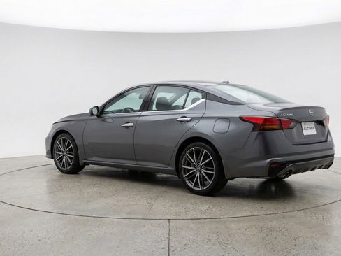 Used 2025 Nissan Altima 2.5 SV FWD image 6