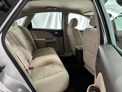 Used 2009 Ford Taurus SEL image 14