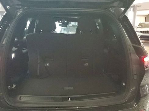 Used 2024 Jeep Grand Cherokee L Laredo w/ Luxury Tech Group I image 10