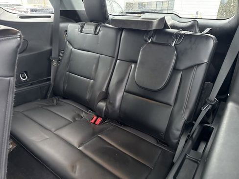 Used 2023 Ford Explorer XLT w/ Equipment Group 202A image 11