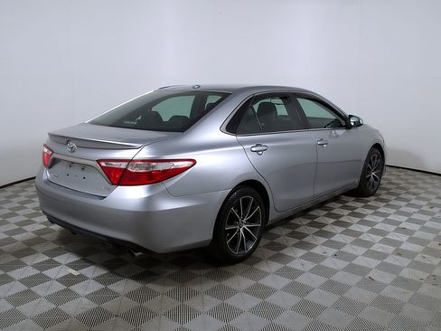 Used 2017 Toyota Camry XSE FWD image 7