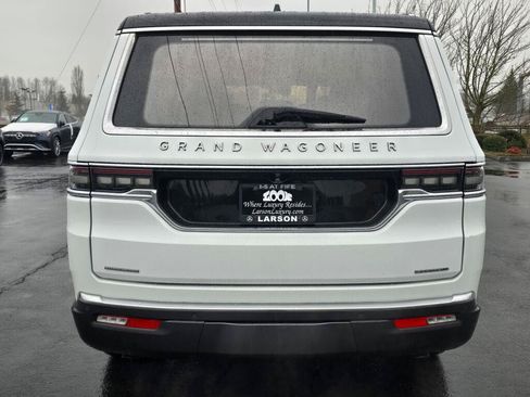 Used 2022 Jeep Grand Wagoneer Series III AWD/4WD image 7