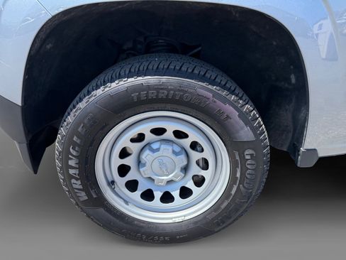 Used 2024 Chevrolet Colorado W/T RWD image 9