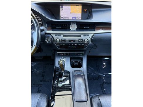 Used 2014 Lexus ES 350 w/ Luxury Package FWD image 11