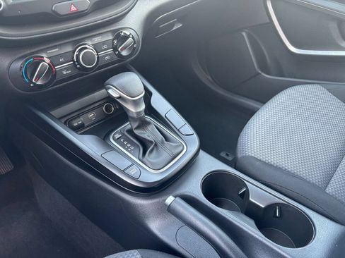 Used 2025 Kia Soul LX w/ LX Technology Package FWD image 39