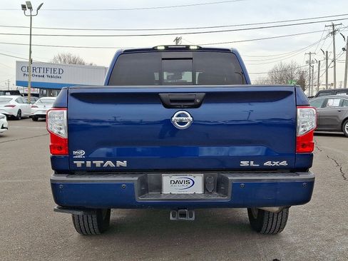 Used 2019 Nissan Titan SL image 5