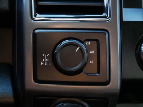 Certified 2019 Ford F150 XLT w/ Equipment Group 302A Luxury image 25