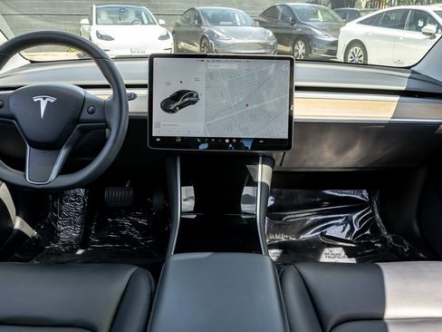 Used 2020 Tesla Model 3 Long Range image 15