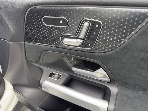 Used 2024 Mercedes-Benz EQB 250+ image 46