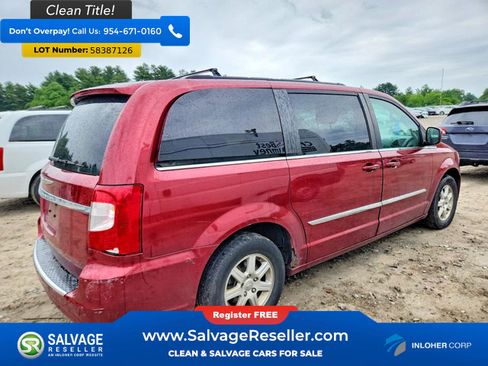 Used 2012 Chrysler Town & Country Touring w/ Entertainment Group #1 FWD image 4