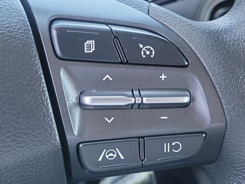 Certified 2022 Hyundai Kona SE FWD image 9