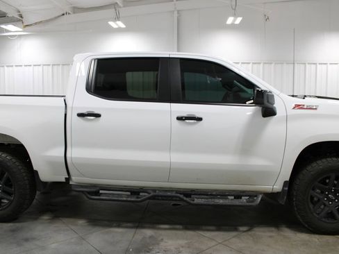 Used 2024 Chevrolet Silverado 1500 LT Trail Boss w/ Convenience Package II image 11