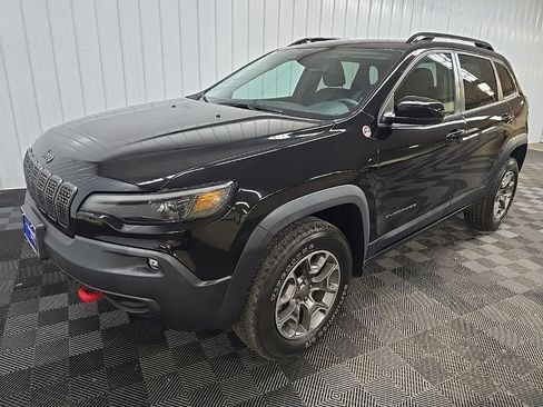 Used 2022 Jeep Cherokee Trailhawk w/ Premium Leather Package AWD/4WD image 9