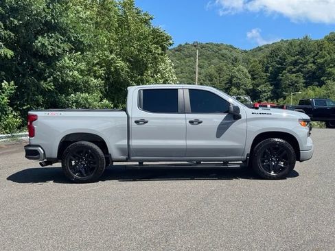 Used 2025 Chevrolet Silverado 1500 Custom w/ Turbomax Blackout Package AWD/4WD image 9