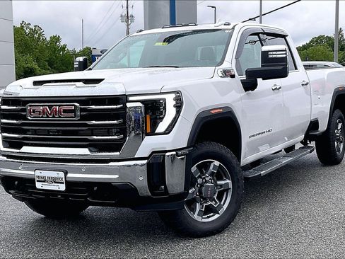 Used 2025 GMC Sierra 3500 SLT w/ SLT Premium Package AWD/4WD image 3