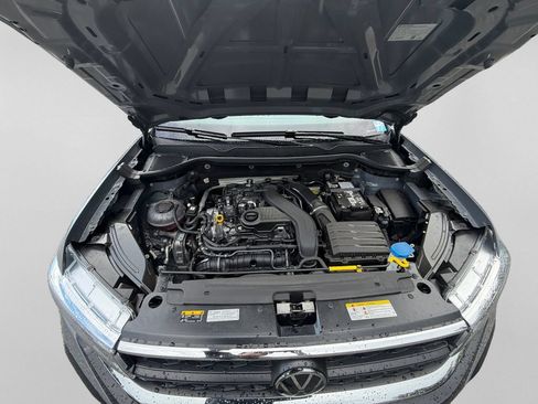 Used 2024 Volkswagen Taos SE FWD image 34