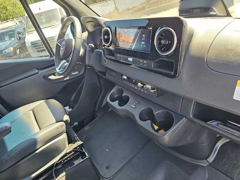 Used 2026 Mercedes-Benz Sprinter 2500 image 11