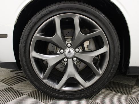 Used 2015 Dodge Challenger R/T Plus RWD image 31