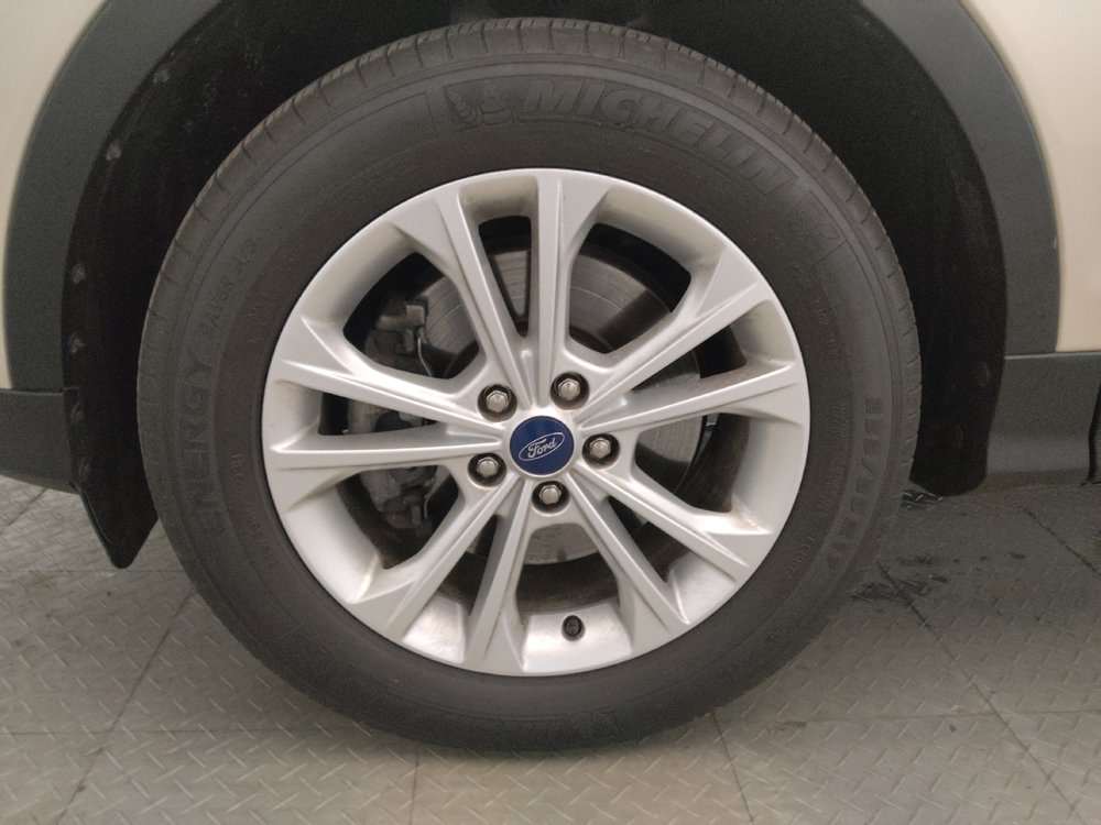 Used 2017 Ford Escape SE w/ SE Cold Weather Package AWD/4WD image 31