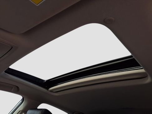 Used 2021 Honda Accord Touring image 18