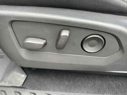 Used 2024 Chevrolet Colorado Trail Boss w/ Advanced Trailering Package image 12