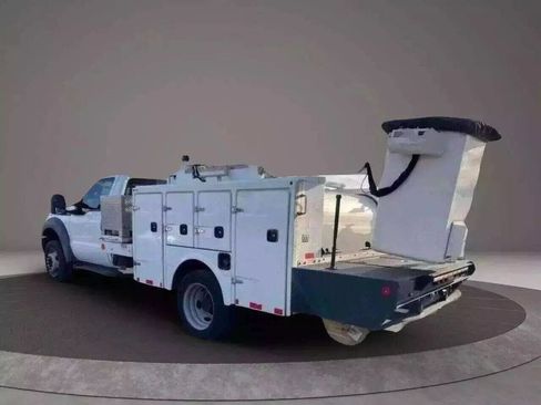 Used 2012 Ford F550 2WD Regular Cab Super Duty w/ PWR Equipment Group image 4