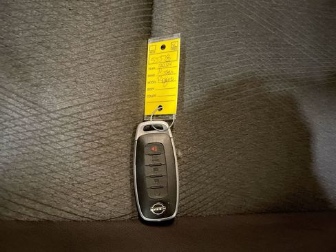 Used 2024 Nissan Rogue SV image 25