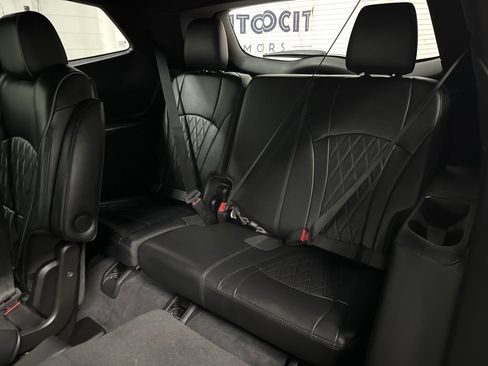 Used 2022 Buick Enclave Avenir w/ Avenir Technology Package image 40