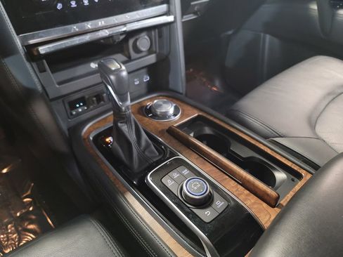 Used 2024 Nissan Armada SL image 23