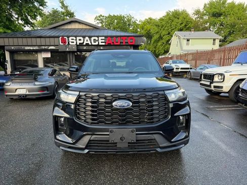 Used 2025 Ford Explorer ST-Line AWD/4WD image 3